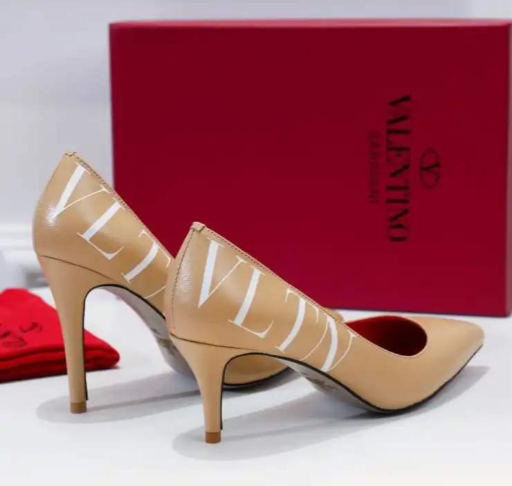 hype Valentino High Heels