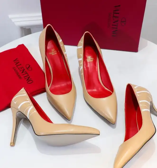 hype Valentino High Heels