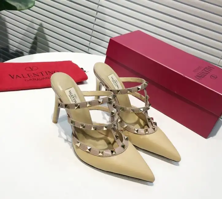 hype Valentino High Heels