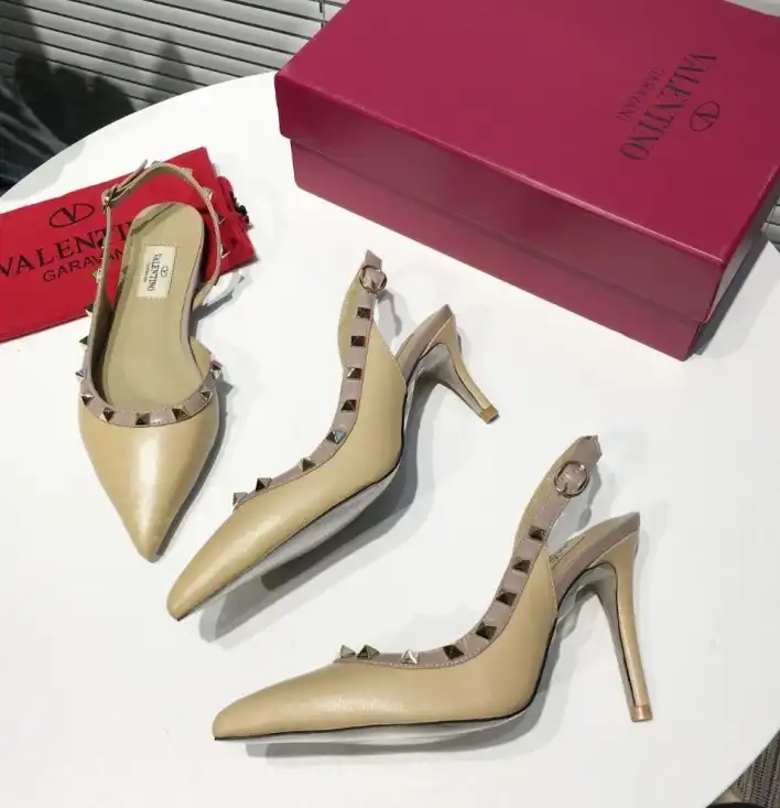 hype Valentino High Heels