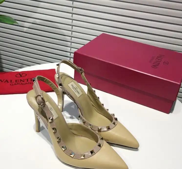 hype Valentino High Heels