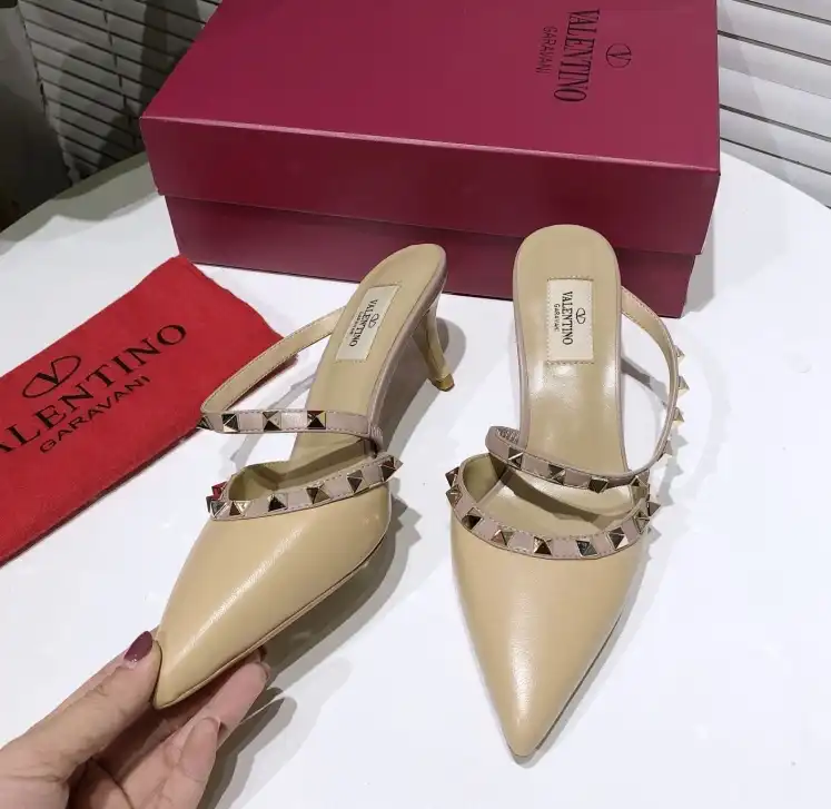 hype Valentino High Heels