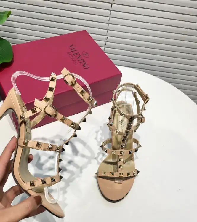 hype Valentino High Heels