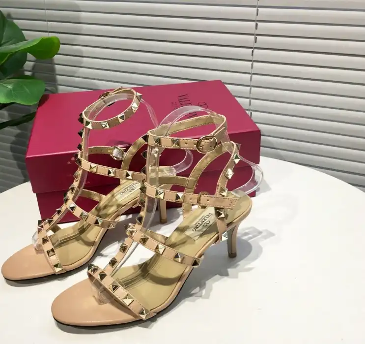 hype Valentino High Heels