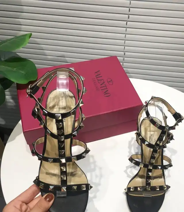 hype Valentino High Heels