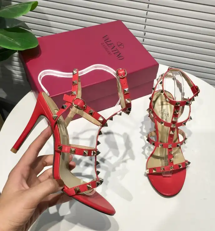 hype Valentino High Heels