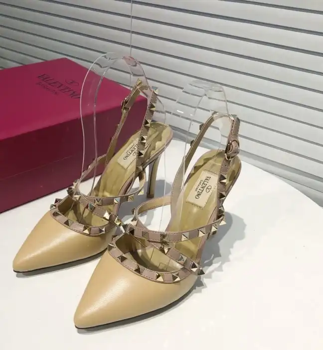 hype Valentino High Heels