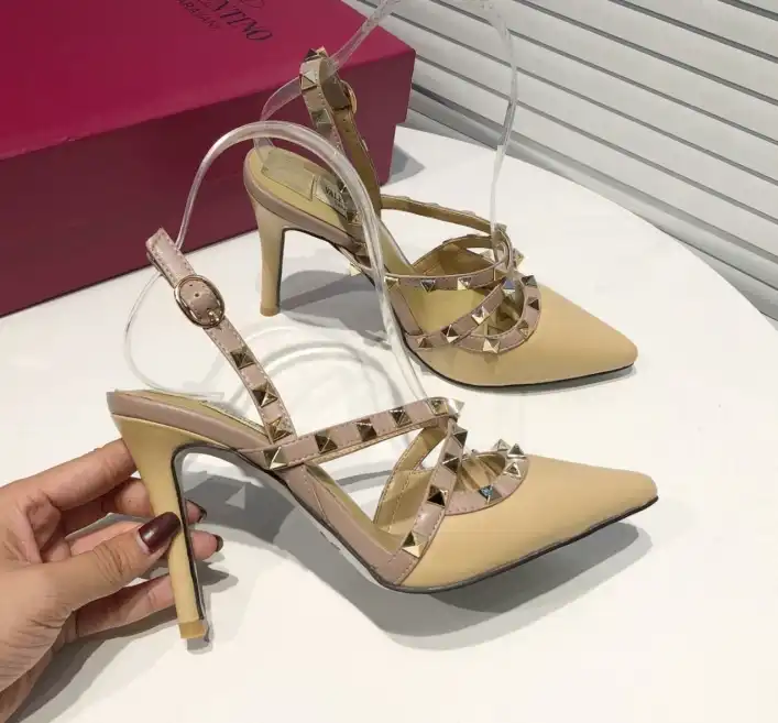 hype Valentino High Heels