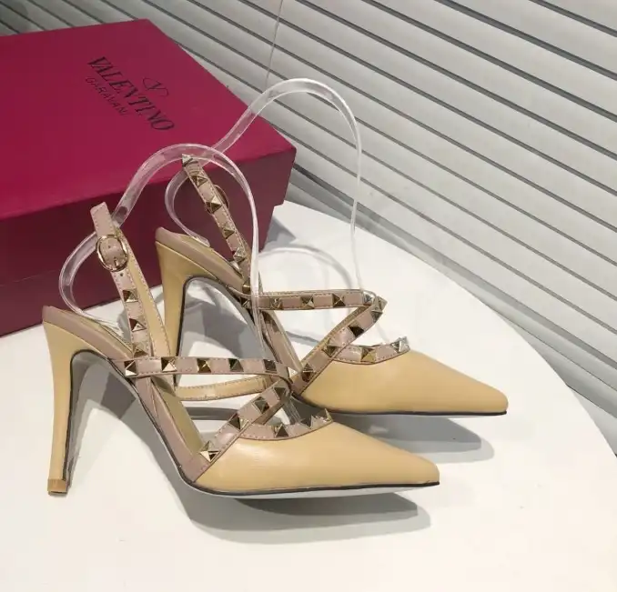 hype Valentino High Heels