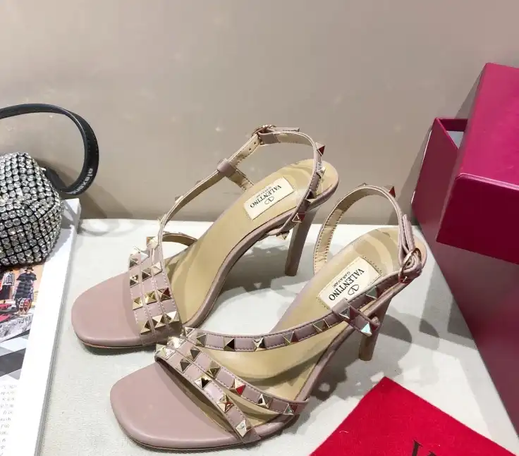 hype Valentino High Heels