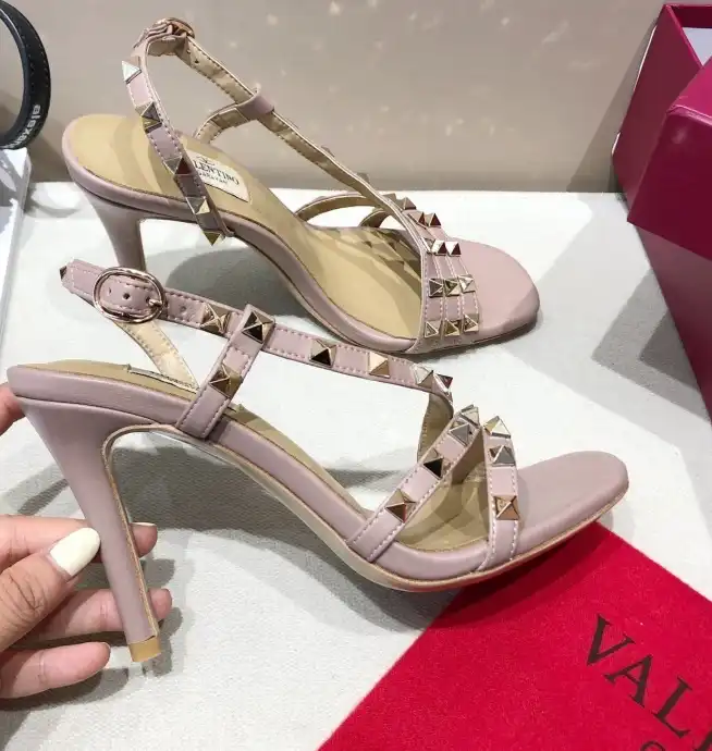 hype Valentino High Heels