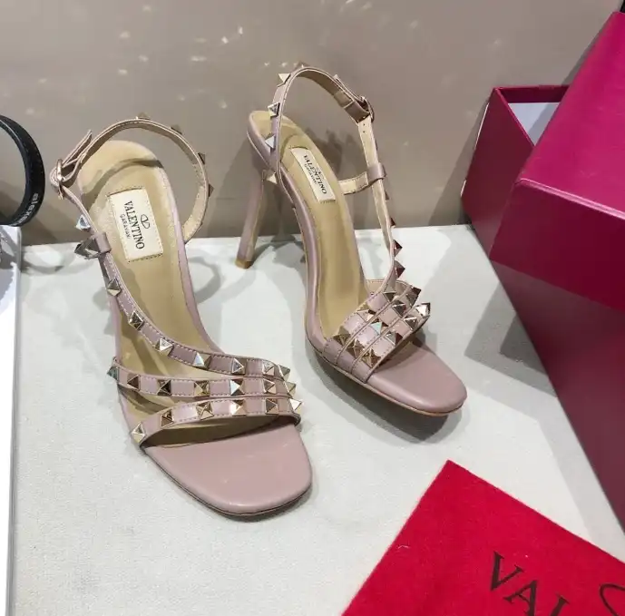 hype Valentino High Heels