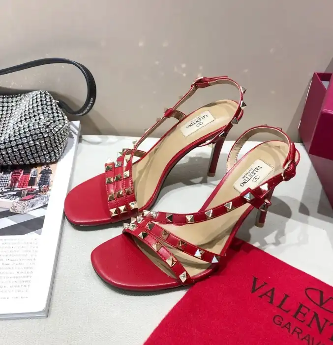 hype Valentino High Heels