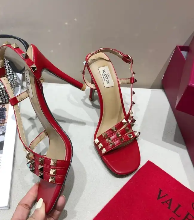 hype Valentino High Heels