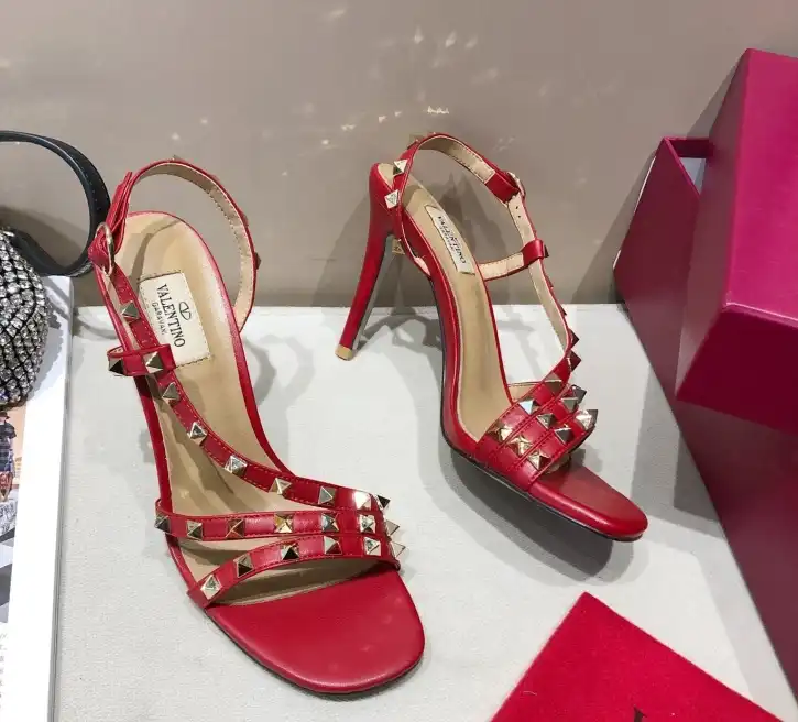 hype Valentino High Heels