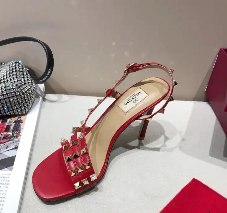 hype Valentino High Heels