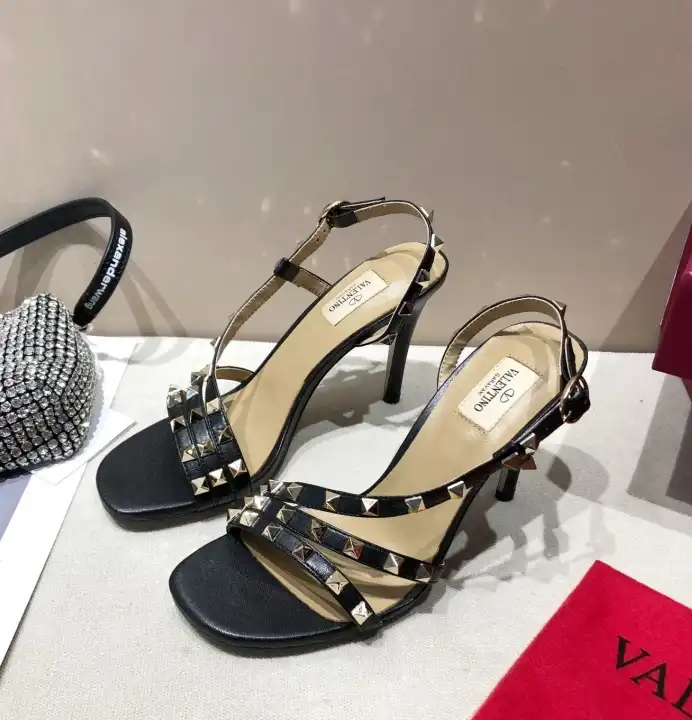 hype Valentino High Heels