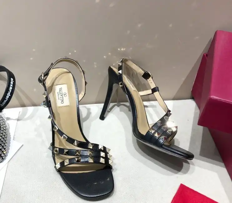 hype Valentino High Heels