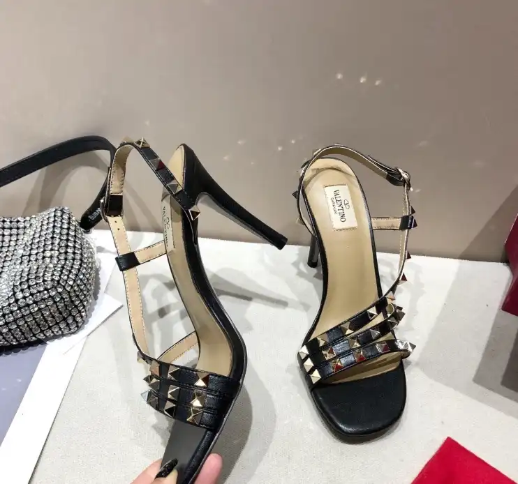 hype Valentino High Heels