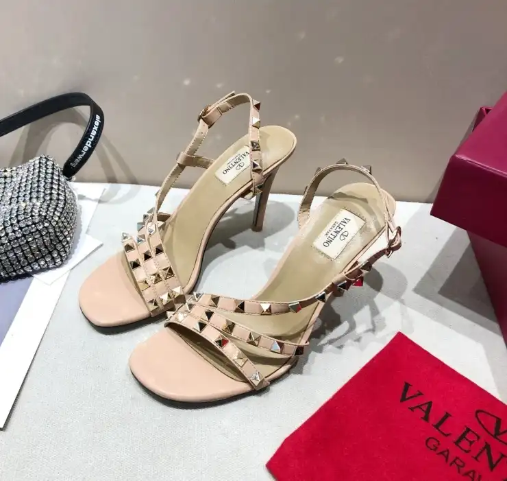 hype Valentino High Heels