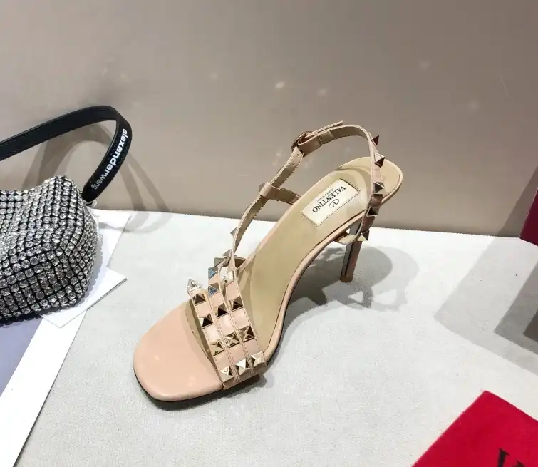 hype Valentino High Heels