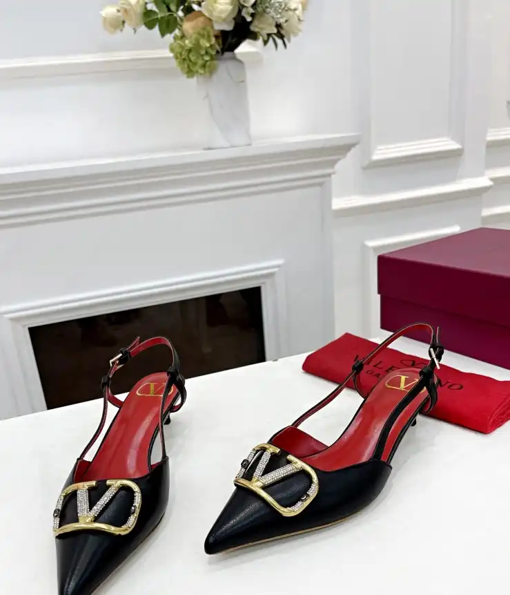 hype Valentino flat shoes