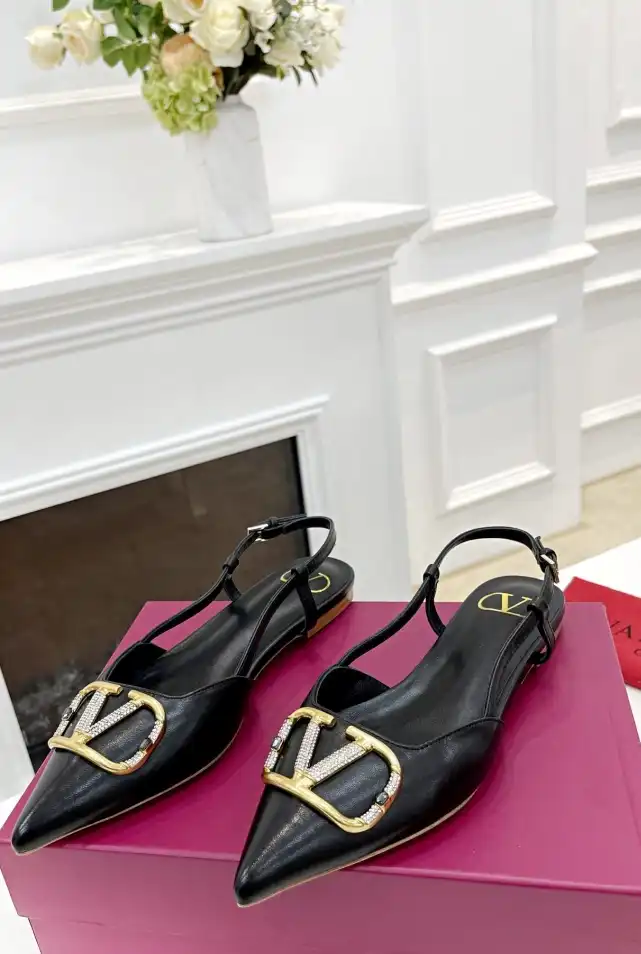 hype Valentino flat shoes