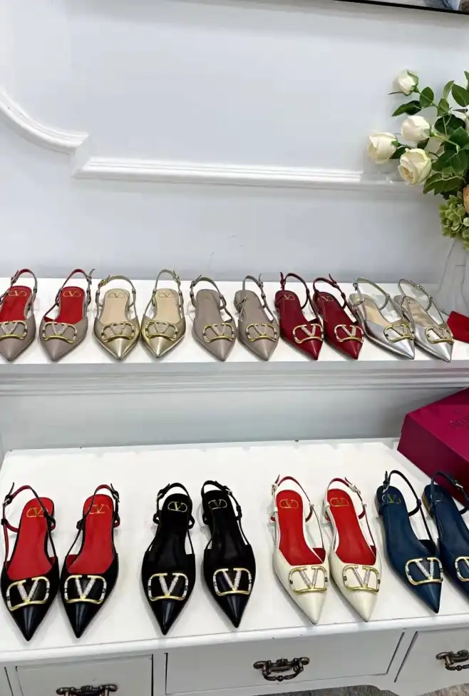 hype Valentino flat shoes