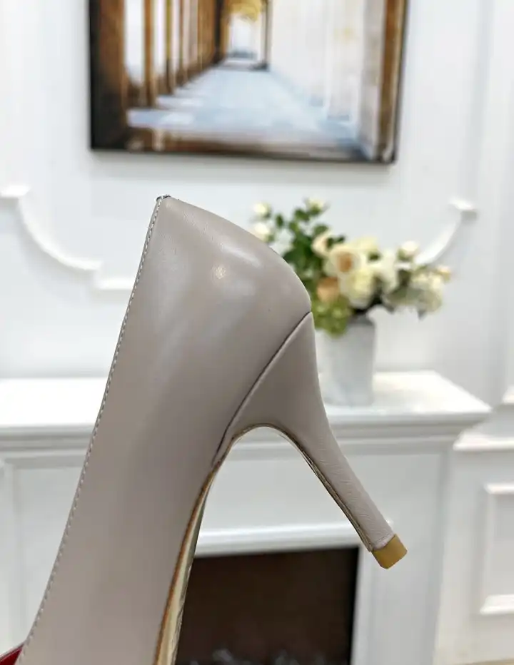 hype Valentino High Heels