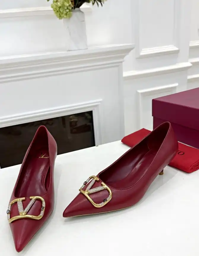 hype Valentino flat shoes