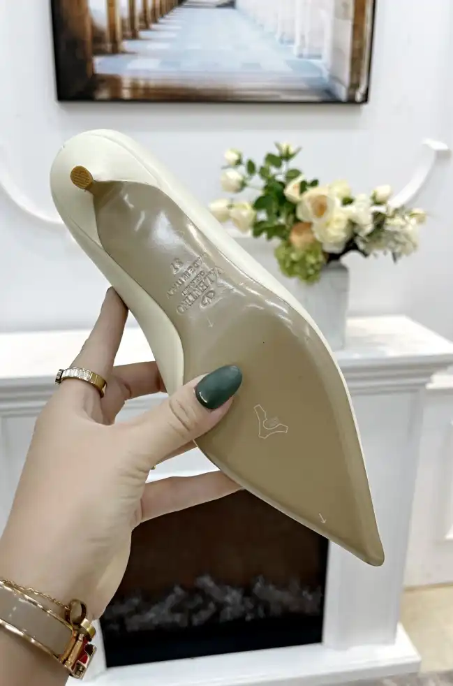 hype Valentino flat shoes