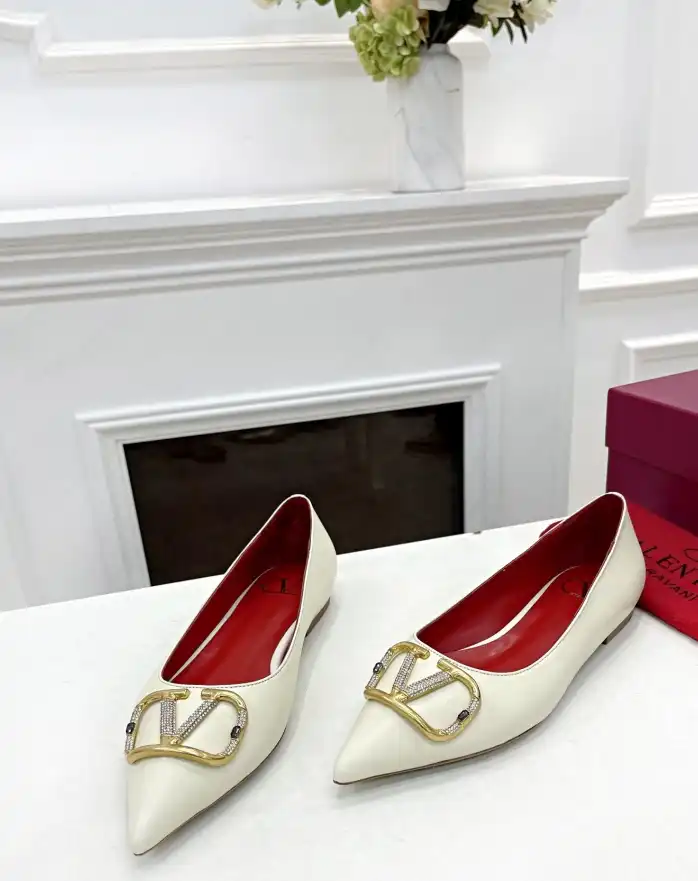 hype Valentino flat shoes