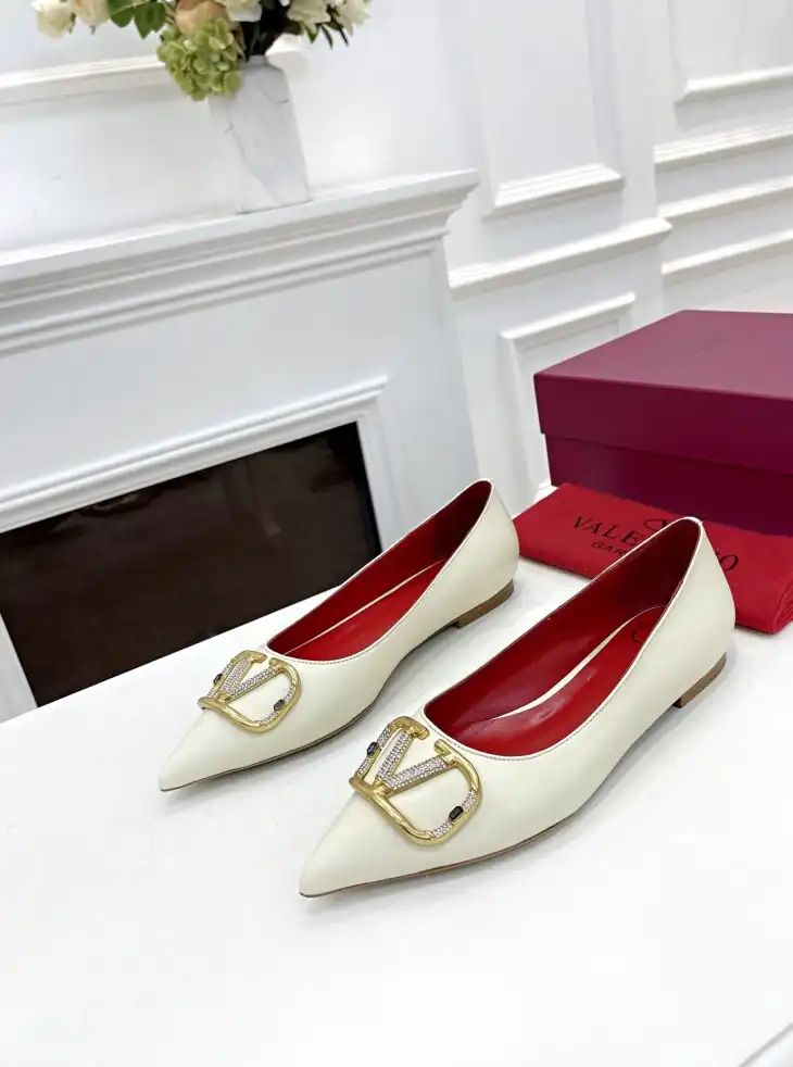 hype Valentino flat shoes