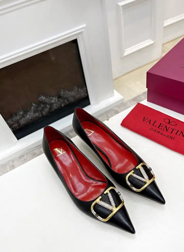 hype Valentino flat shoes