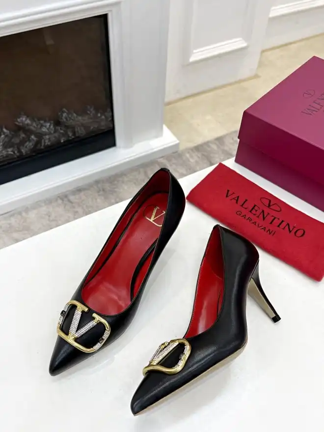 hype Valentino flat shoes