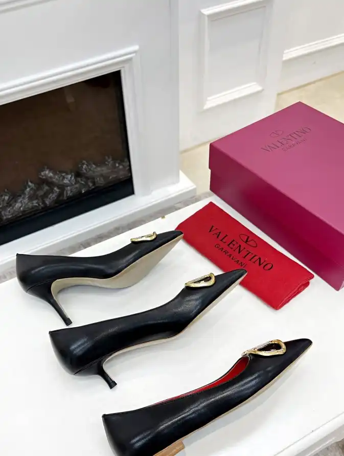 hype Valentino flat shoes