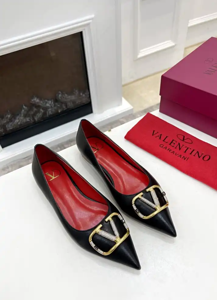 hype Valentino flat shoes