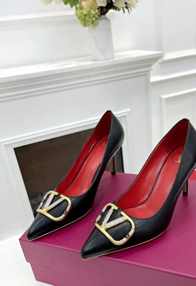 hype Valentino flat shoes