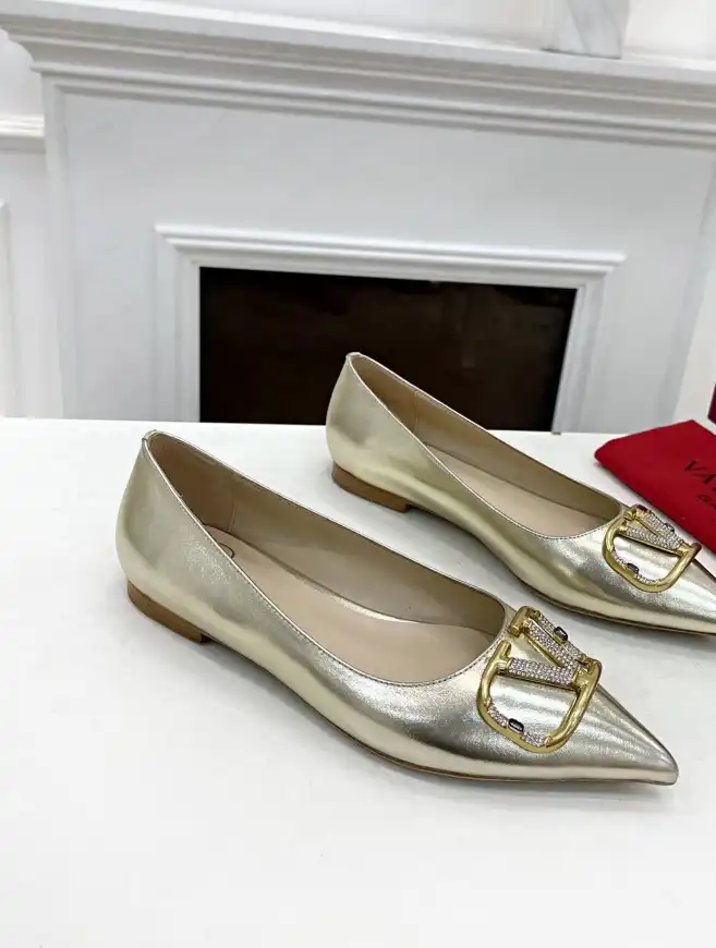 hype Valentino flat shoes