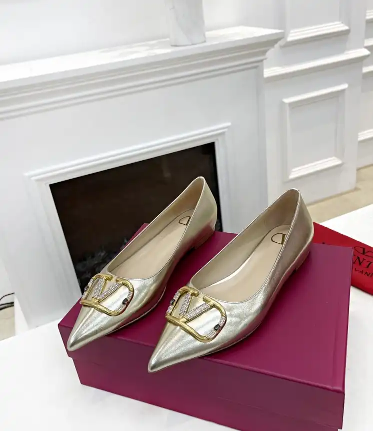 hype Valentino flat shoes