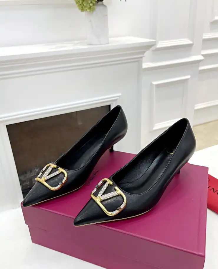 hype Valentino flat shoes