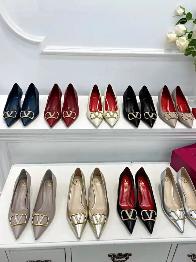 hype Valentino flat shoes