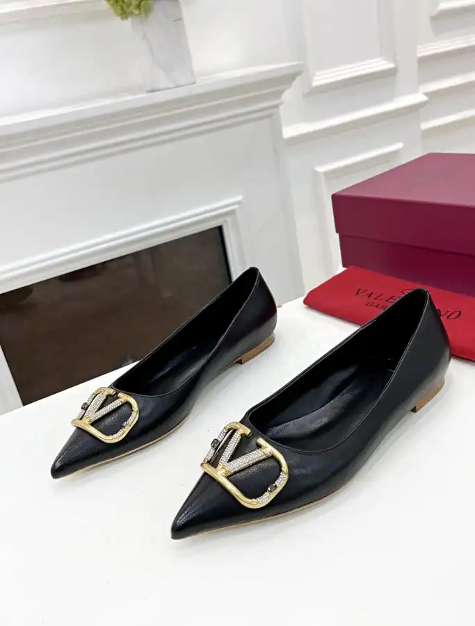 hype Valentino flat shoes