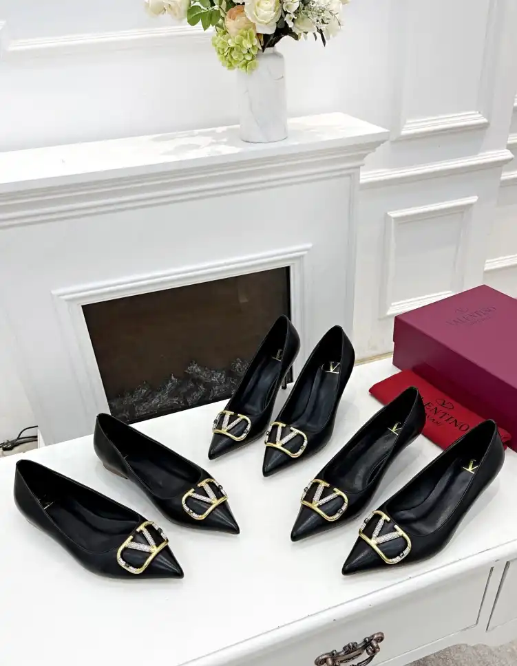 hype Valentino flat shoes