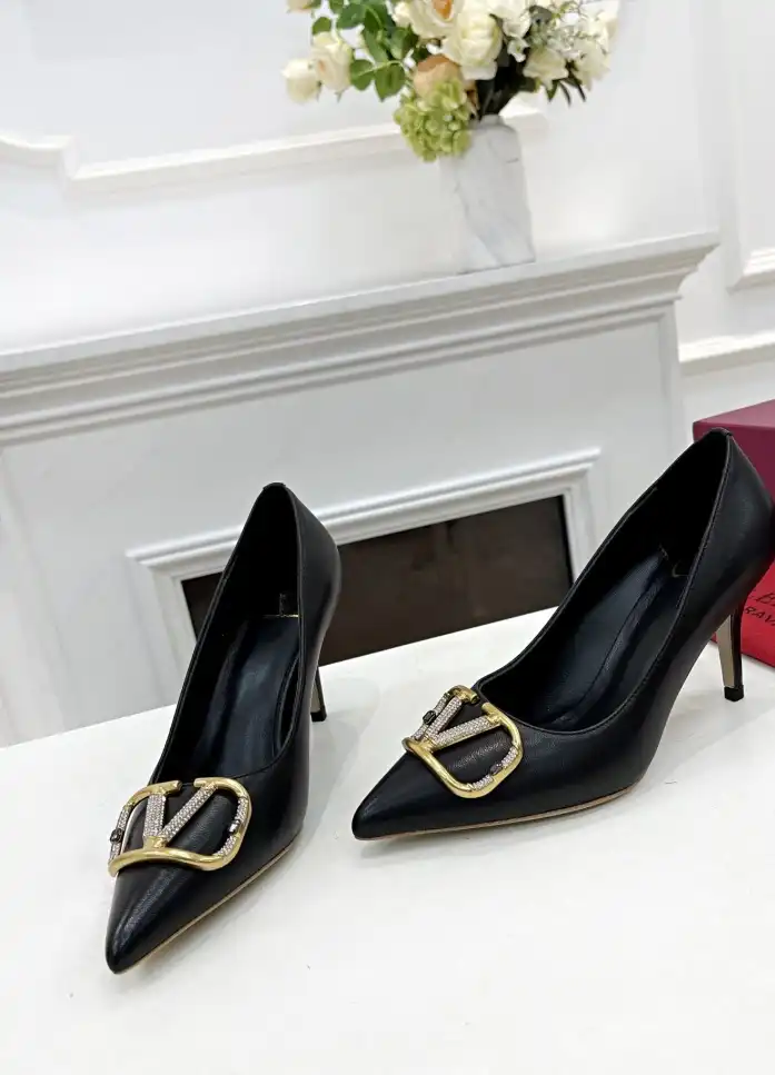 hype Valentino flat shoes