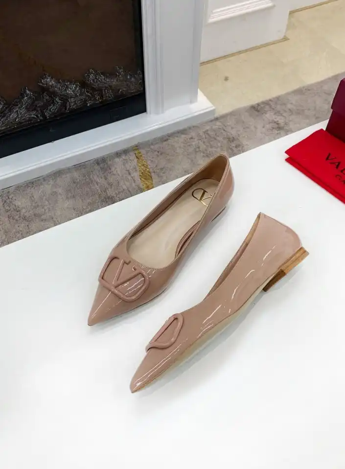 hype Valentino flat shoes