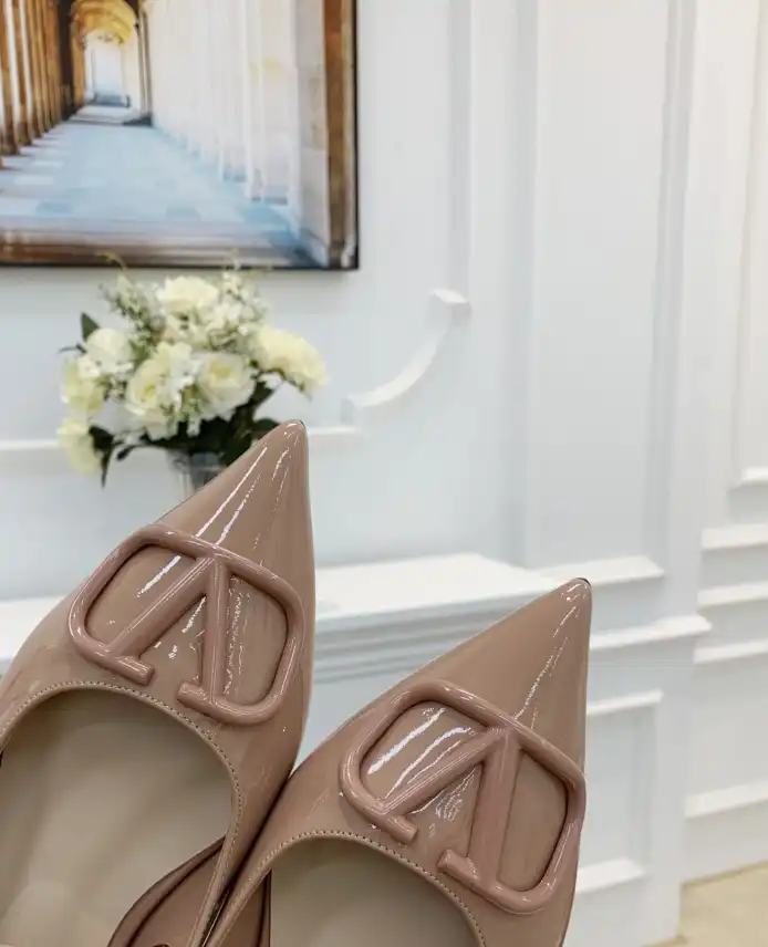 hype Valentino flat shoes