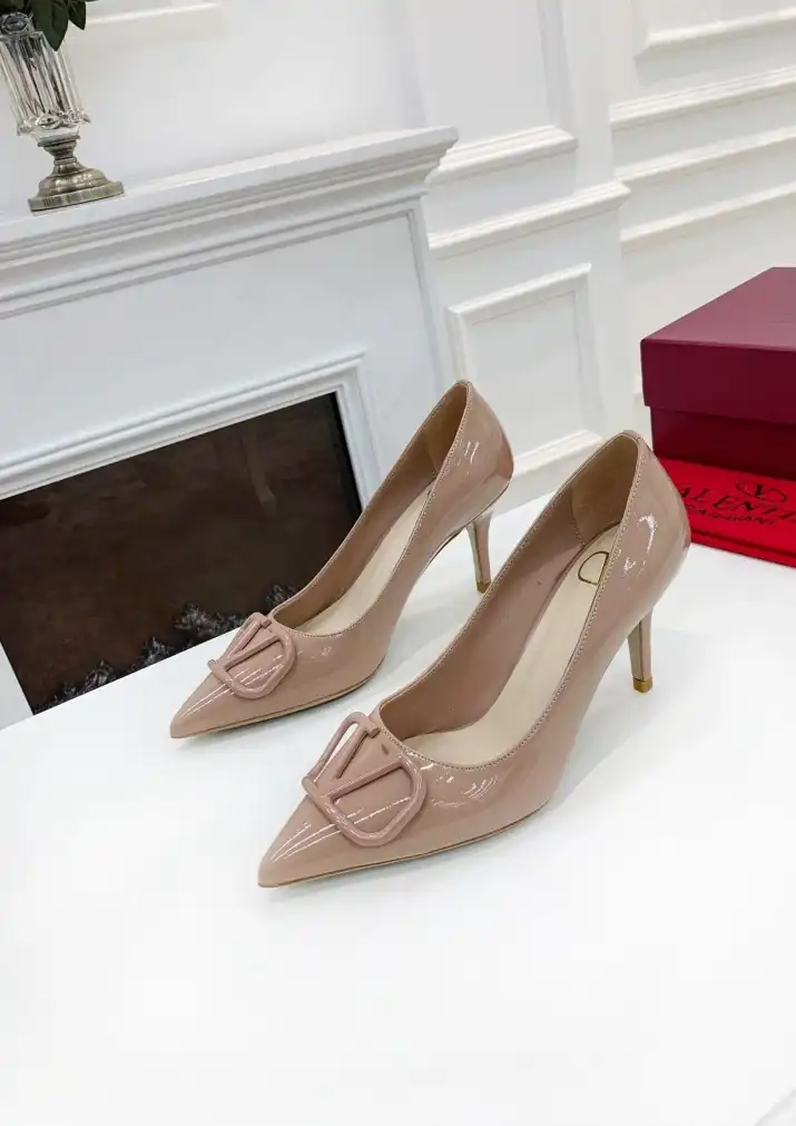 hype Valentino flat shoes