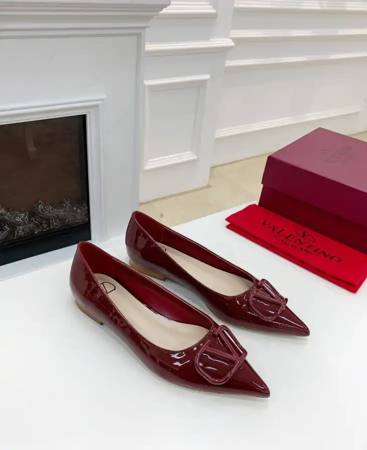 hype Valentino flat shoes