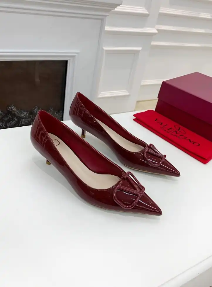 hype Valentino flat shoes